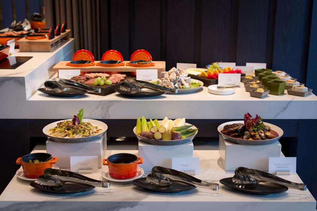 Park Lees Hotel Каосюн Екстериор снимка A salad bar