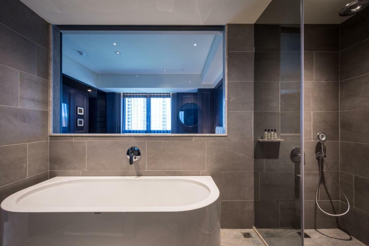 Park Lees Hotel Каосюн Екстериор снимка Bathroom